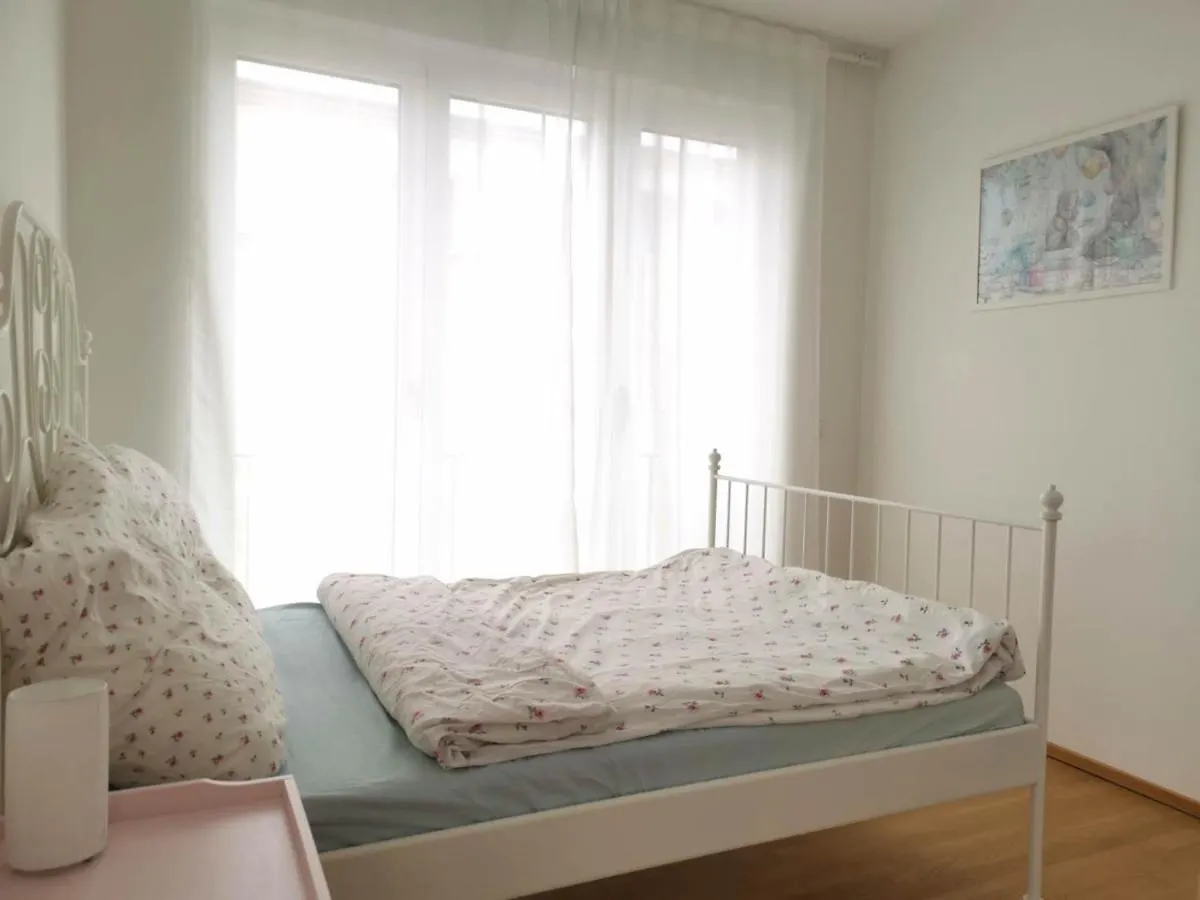 Апартаменты Gemuetliches Privatzimmer In Geraeumiger Gemeinschaftswohnung Дрезден