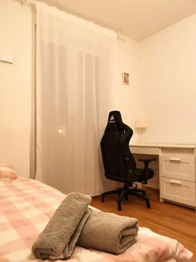 Gemuetliches Privatzimmer In Geraeumiger Gemeinschaftswohnung Дрезден