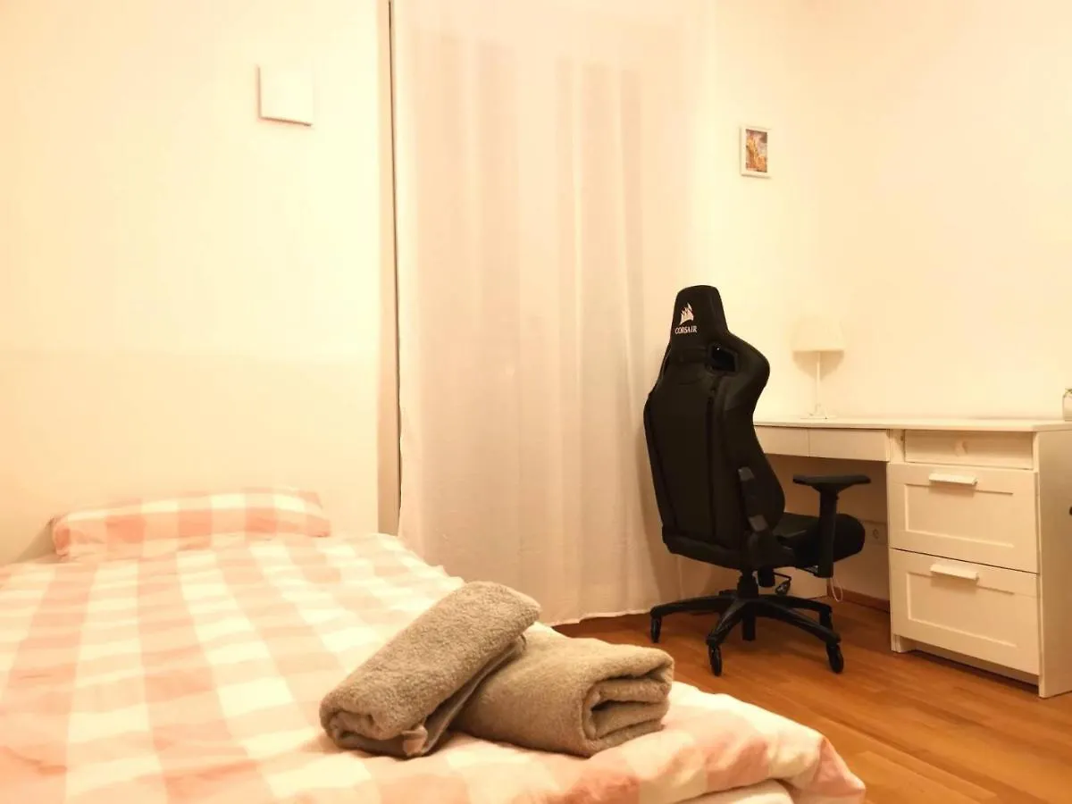 Gemuetliches Privatzimmer In Geraeumiger Gemeinschaftswohnung Дрезден